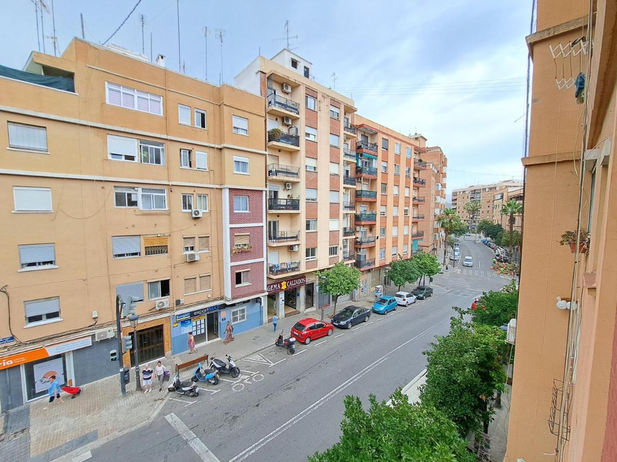 Apartamento Acogedor Con Wifi Valencia Exterior photo